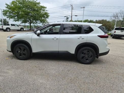 New 2026 Nissan Rogue SV AWD/4WD image 1