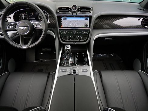 New 2025 Bentley Bentayga image 4