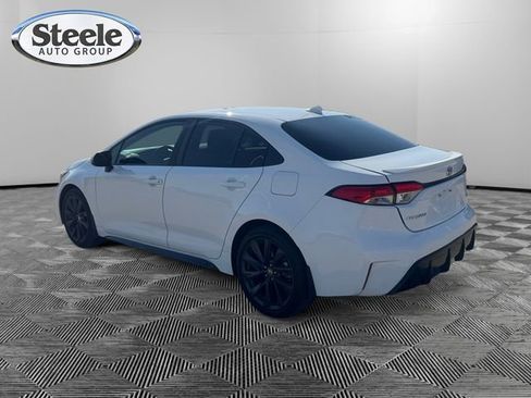 Used 2024 Toyota Corolla SE image 3