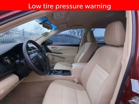 Used 2016 Toyota Camry LE image 6