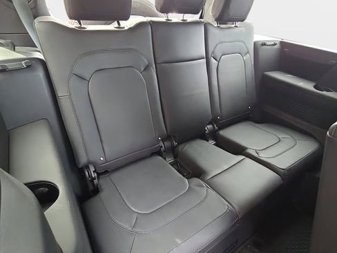 Certified 2024 Land Rover Defender 130 X-Dynamic SE image 16