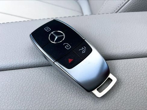 Used 2025 Mercedes-Benz GLB 250 image 14