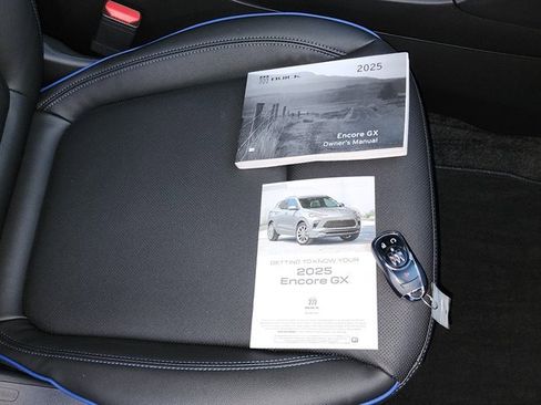 Used 2025 Buick Encore GX Sport Touring image 30