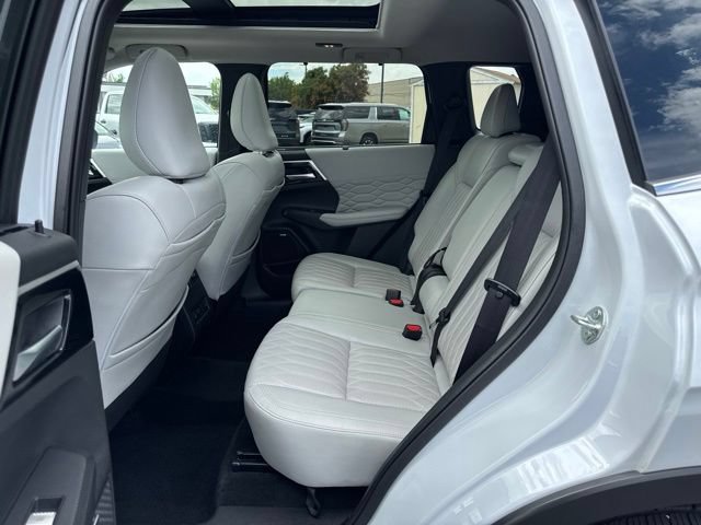 Used 2025 Mitsubishi Outlander SEL AWD/4WD image 14