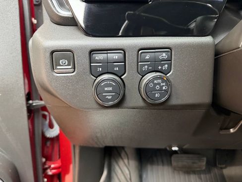 Used 2024 Chevrolet Silverado 1500 LT Trail Boss w/ Convenience Package II AWD/4WD image 21