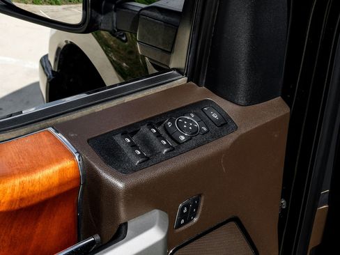 Used 2019 Ford F250 King Ranch w/ King Ranch Ultimate Package AWD/4WD image 47