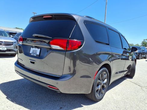 Used 2020 Chrysler Pacifica Touring-L Plus w/ S Appearance Package FWD image 28