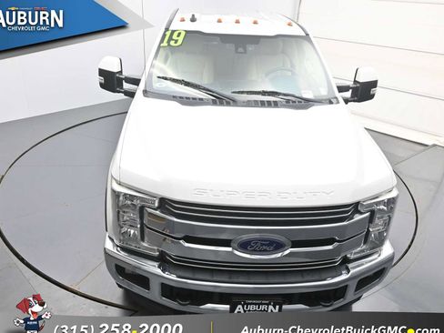 Used 2019 Ford F250 Lariat w/ Lariat Ultimate Package AWD/4WD image 28