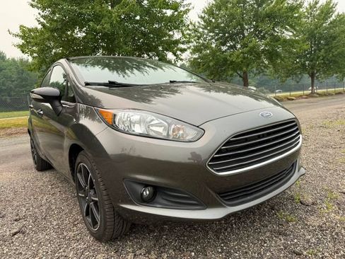 Used 2016 Ford Fiesta SE w/ Equipment Group 201A FWD image 6