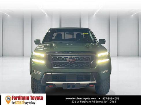 Used 2022 Nissan Frontier PRO-4X image 2