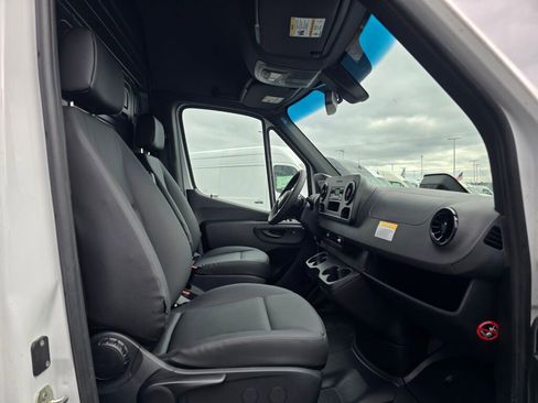 New 2025 Mercedes-Benz Sprinter 2500 image 16