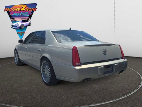 Used 2008 Cadillac DTS image 3