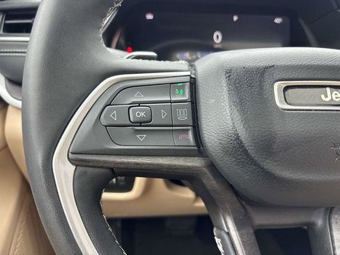 Used 2023 Jeep Grand Cherokee L Limited image 15