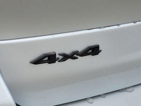 New 2025 Jeep Grand Cherokee L Altitude image 4