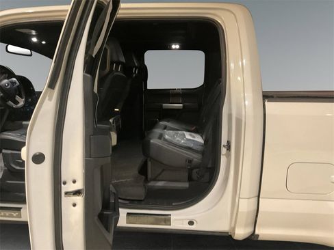 Used 2022 Ford F350 Lariat w/ Black Appearance Package image 13