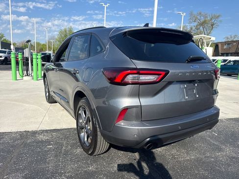 Used 2024 Ford Escape ST-Line w/ Tech Pack #1 AWD/4WD image 9