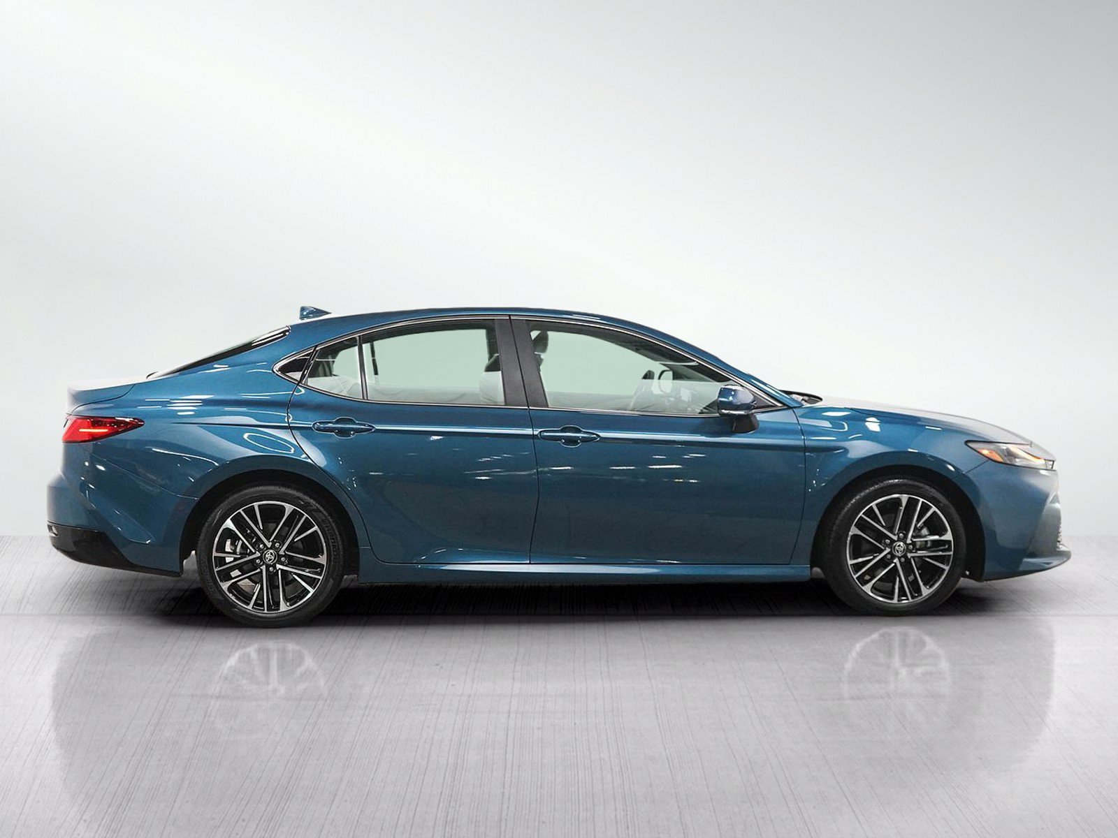 Used 2026 Toyota Camry XLE FWD image 6