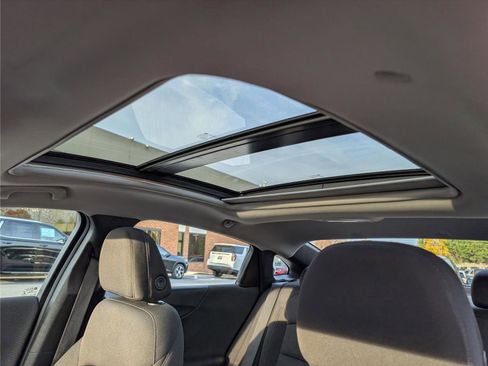 Used 2022 Chevrolet Malibu LT image 30