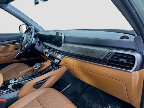 Used 2025 Kia Telluride EX X-Line image 33