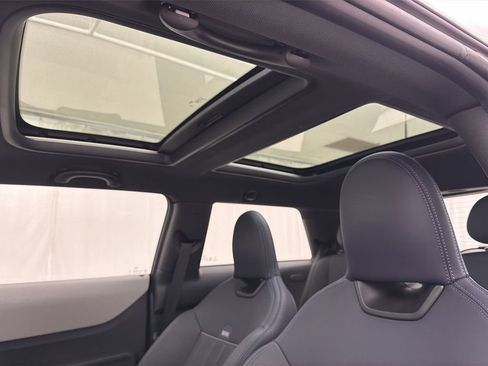 Certified 2025 MINI Cooper S image 23