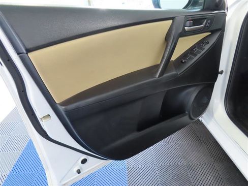 Used 2012 MAZDA MAZDA3 i Touring image 14