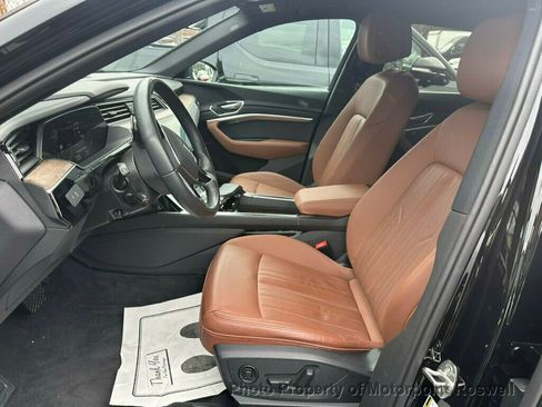 Used 2022 Audi e-tron Premium w/ Towing Package image 10