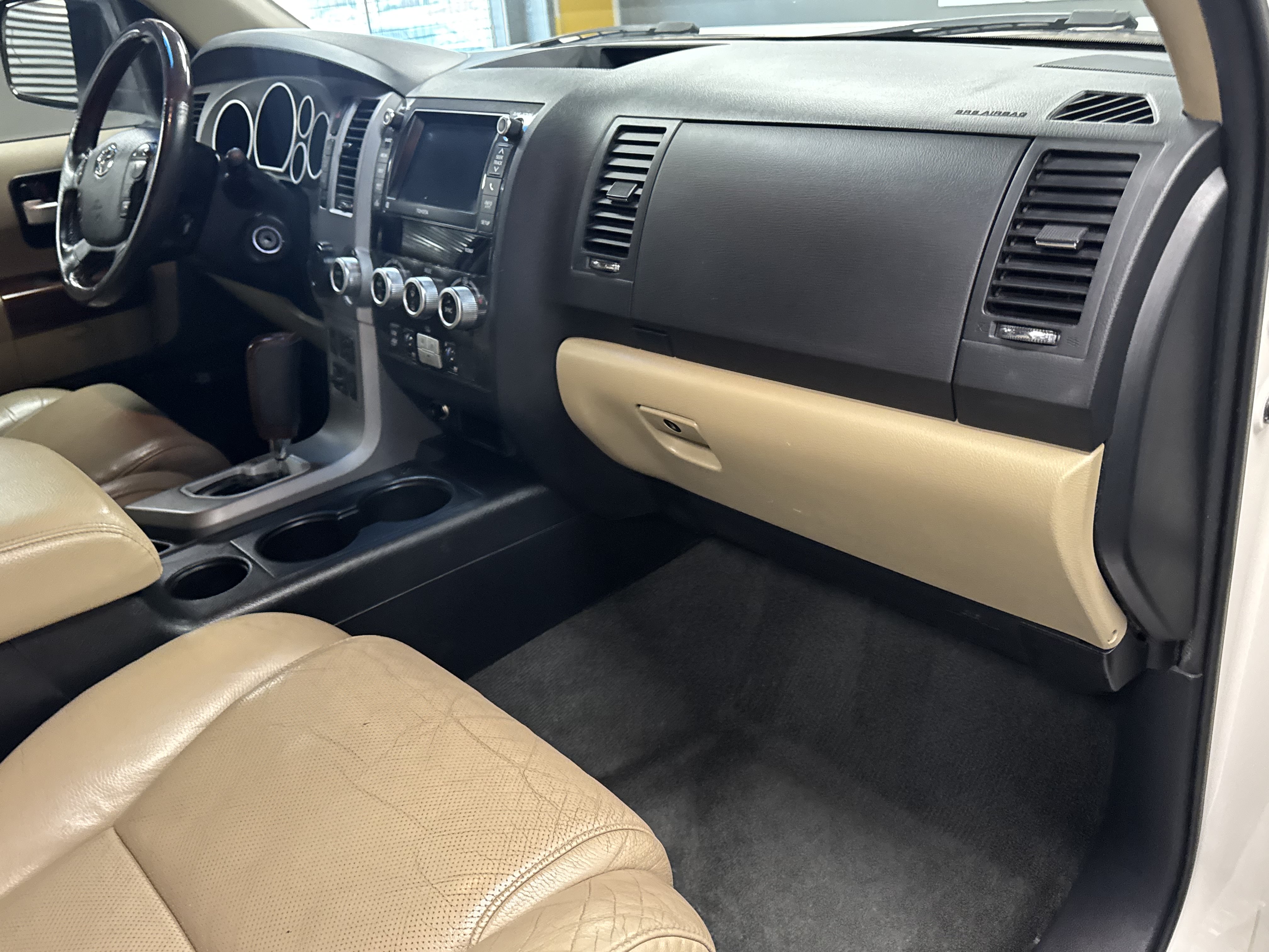 Used 2013 Toyota Sequoia Platinum RWD image 9