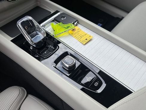 New 2026 Volvo XC60 B5 Ultra w/ Protection Package Premier image 14