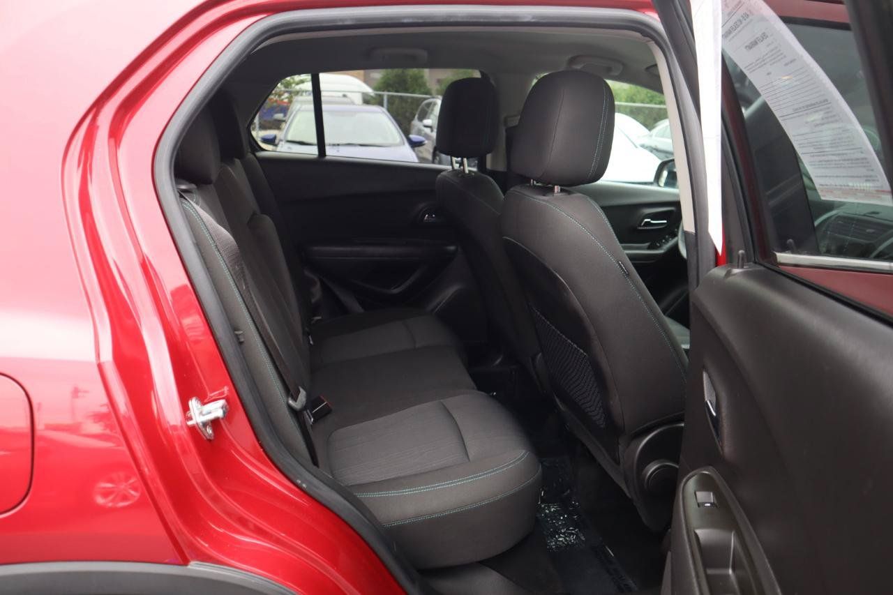 Used 2015 Chevrolet Trax LT AWD/4WD image 12