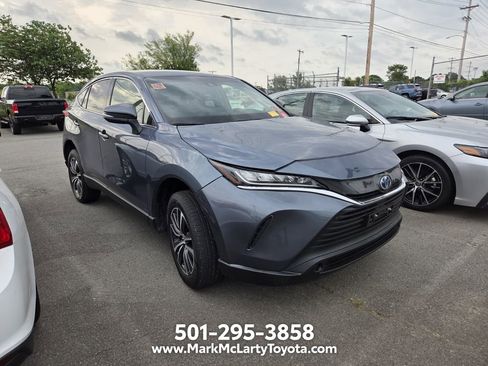 Used 2022 Toyota Venza LE AWD/4WD image 2