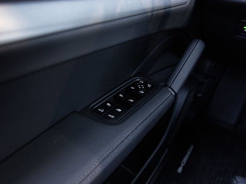 Certified 2026 Porsche Cayenne Coupe image 22