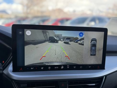 Used 2023 Ford Escape Platinum image 32