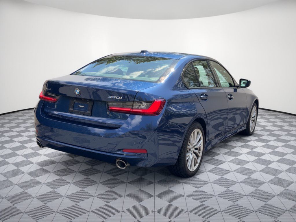 Used 2023 BMW 330i xDrive Sedan w/ Premium Package AWD/4WD image 9