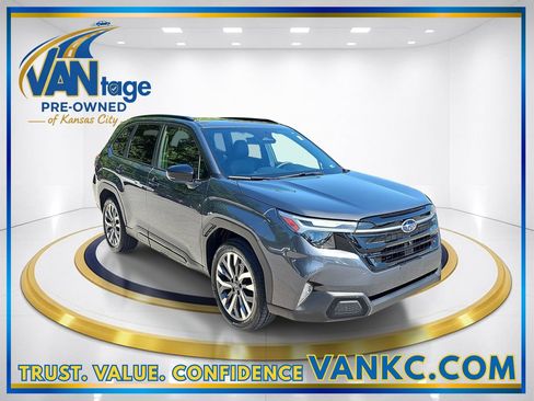 Certified 2025 Subaru Forester Touring AWD/4WD image 3