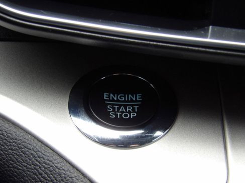 Used 2022 Ford Explorer XLT w/ Equipment Group 202A image 22