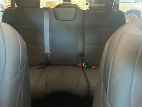 Used 2021 Jeep Wrangler Unlimited Sahara w/ Uconnect 4C Nav & Sound Group AWD/4WD image 21
