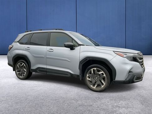 Used 2025 Subaru Forester Limited image 2