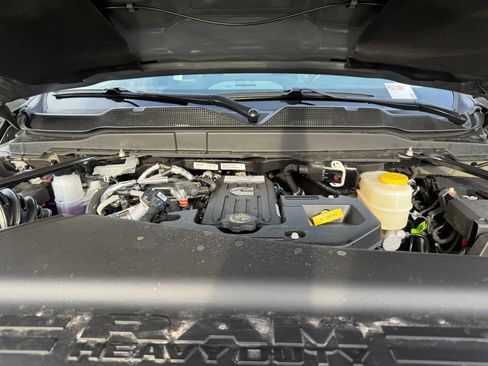 New 2026 RAM 2500 Laramie AWD/4WD image 19