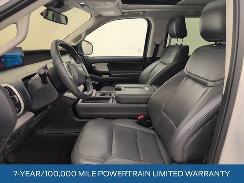 Used 2025 Ford Expedition Active RWD image 4