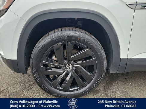 Certified 2022 Volkswagen Atlas Cross Sport SE w/ Panoramic Sunroof Package image 18