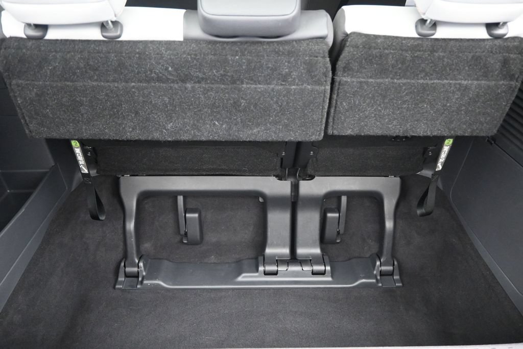 Used 2024 Toyota Sienna XSE w/ XSE Plus Package AWD/4WD image 15