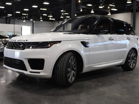 Used 2018 Land Rover Range Rover Sport HSE Dynamic image 3