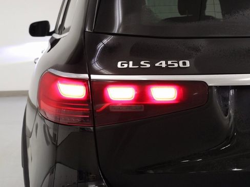 Certified 2025 Mercedes-Benz GLS 450 4MATIC image 11