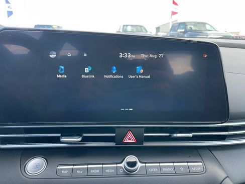 Used 2025 Hyundai Elantra SEL FWD image 15