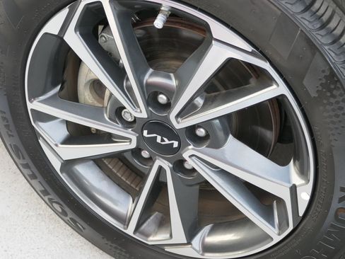 Used 2023 Kia Forte LXS image 10