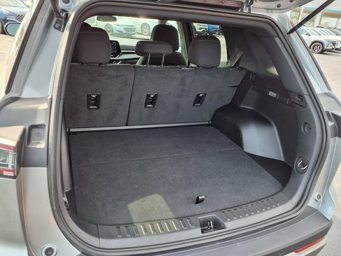 Used 2026 Chevrolet Equinox LT AWD/4WD image 24
