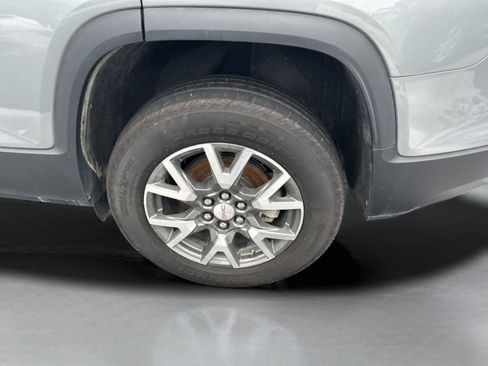 Used 2023 GMC Acadia SLE w/ Driver Convenience Package image 10