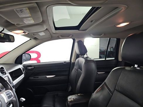 Used 2016 Jeep Compass High Altitude image 10