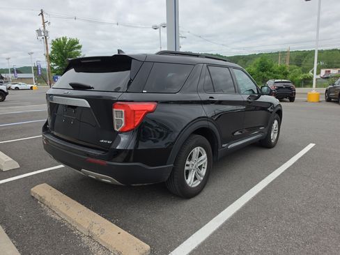 Used 2024 Ford Explorer XLT w/ Equipment Group 202A AWD/4WD image 3
