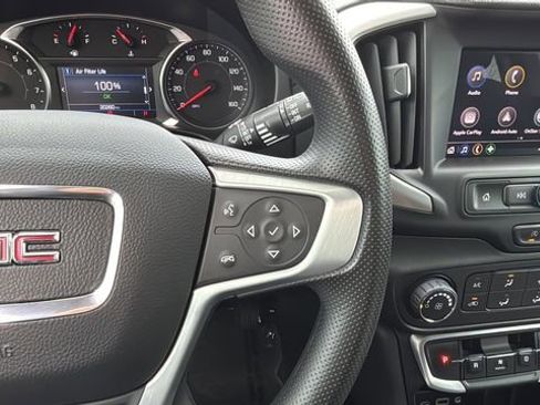 Used 2024 GMC Terrain SLE image 23